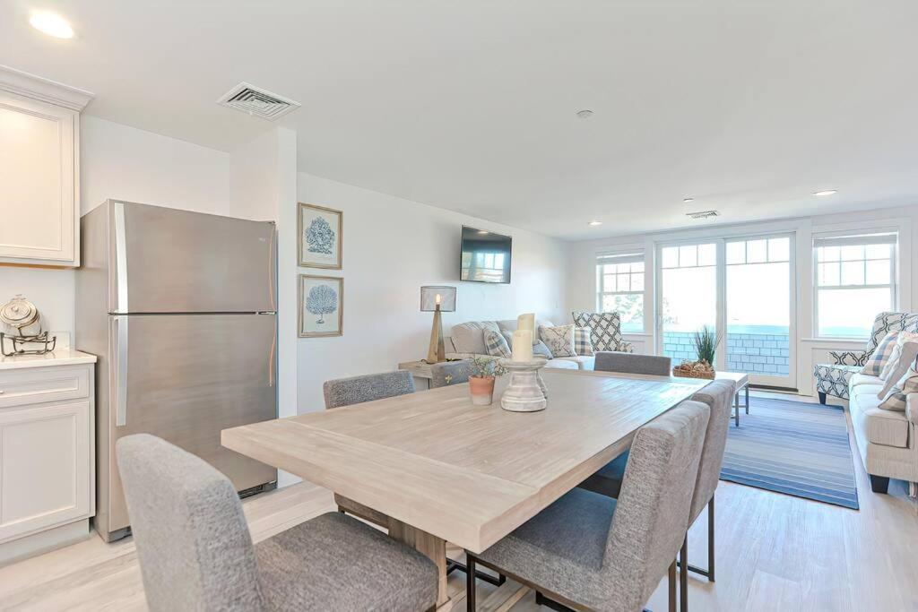 Downtown Plymouth Waterfront Luxury Condos Exterior photo